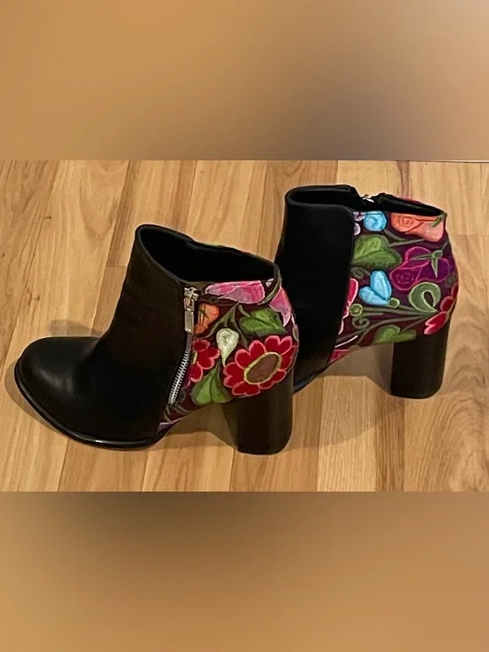 Floral embroidered Backpack and ankle boot bundle. - Picture 4 of 8